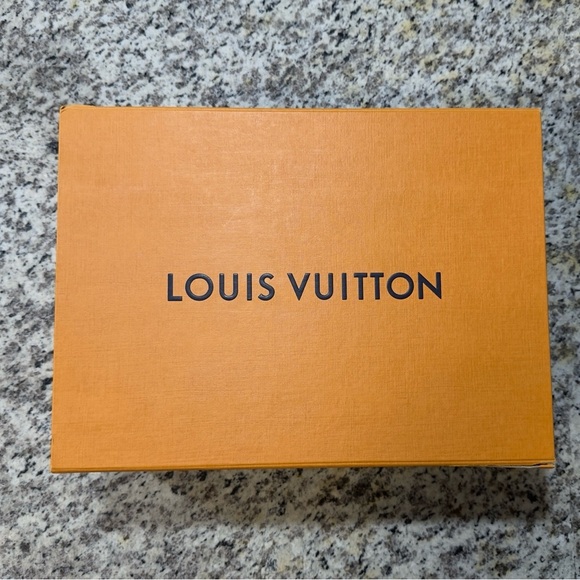 Louis Vuitton Orange Medium Magnetic Box - Authentic - Picture 1 of 15